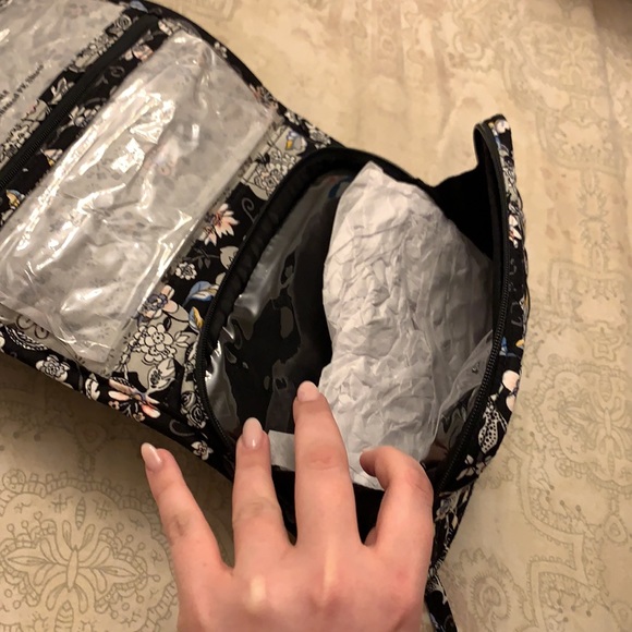 Vera Bradley Quilted Floral Makeup/Jewelry Travel Case - Picture 9 of 11